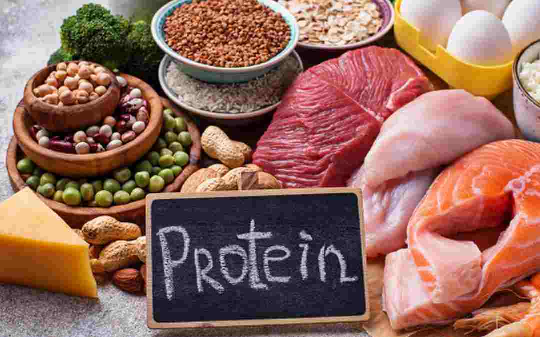 Ăn nhiều chất dinh dưỡng, giàu protein giúp cân nặng tăng nhanh