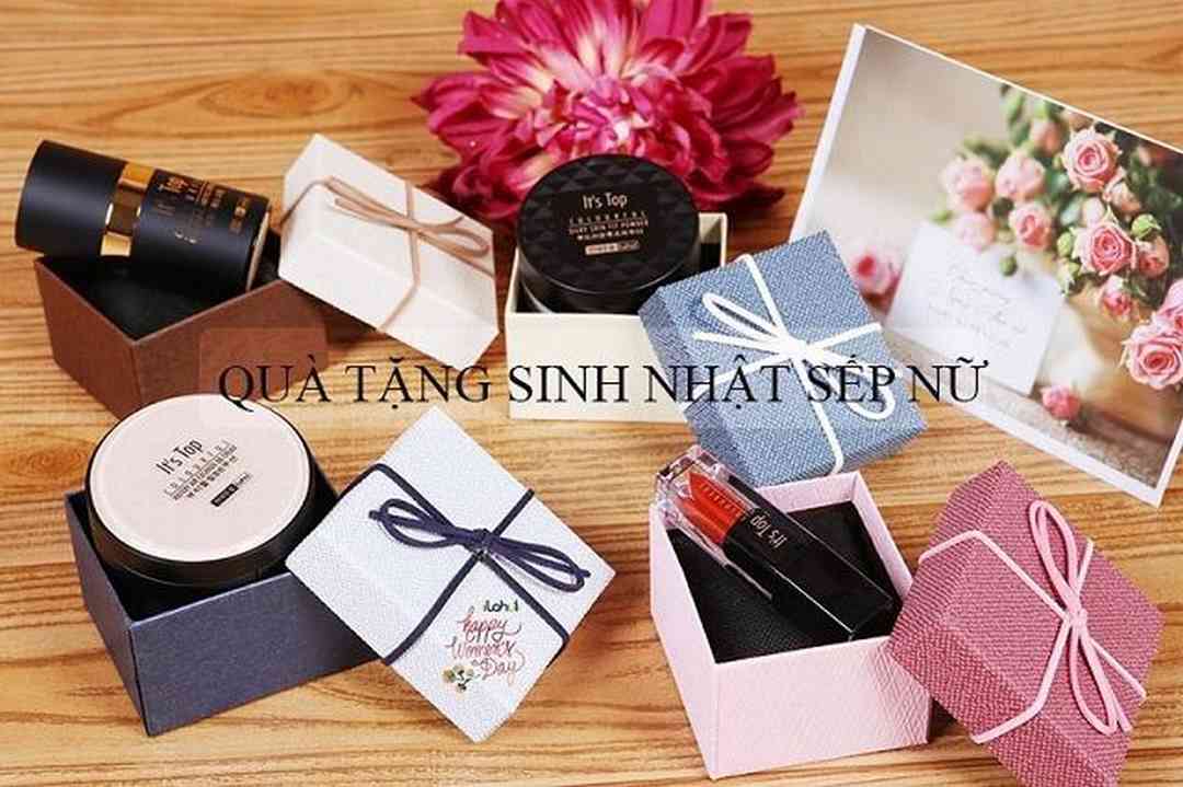 Quà tặng sinh nhật sếp nữ