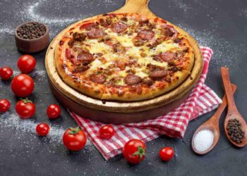 Cách làm pizza tại nhà phổ biến nhờ sự thông dụng của bánh pizza