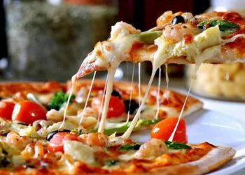 Cách làm Pizza hải sản