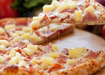 Cách làm pizza xúc xích tại nhà