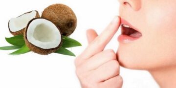 Cách Khử Thâm Môi Bằng Dầu Dừa Hiệu Quả Nhất