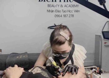 Quy trình khử thâm môi bằng xăm môi